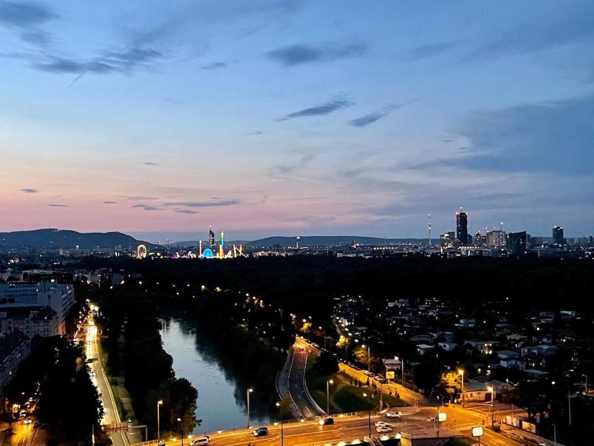 Triiiple Level 20 - Sonnenwohnen Mit Parkplatz Und Fantastischem Ausblick * Wien
